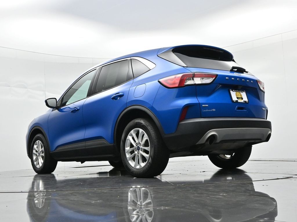 Ford Escape Vehicle Full-screen Gallery Image 19