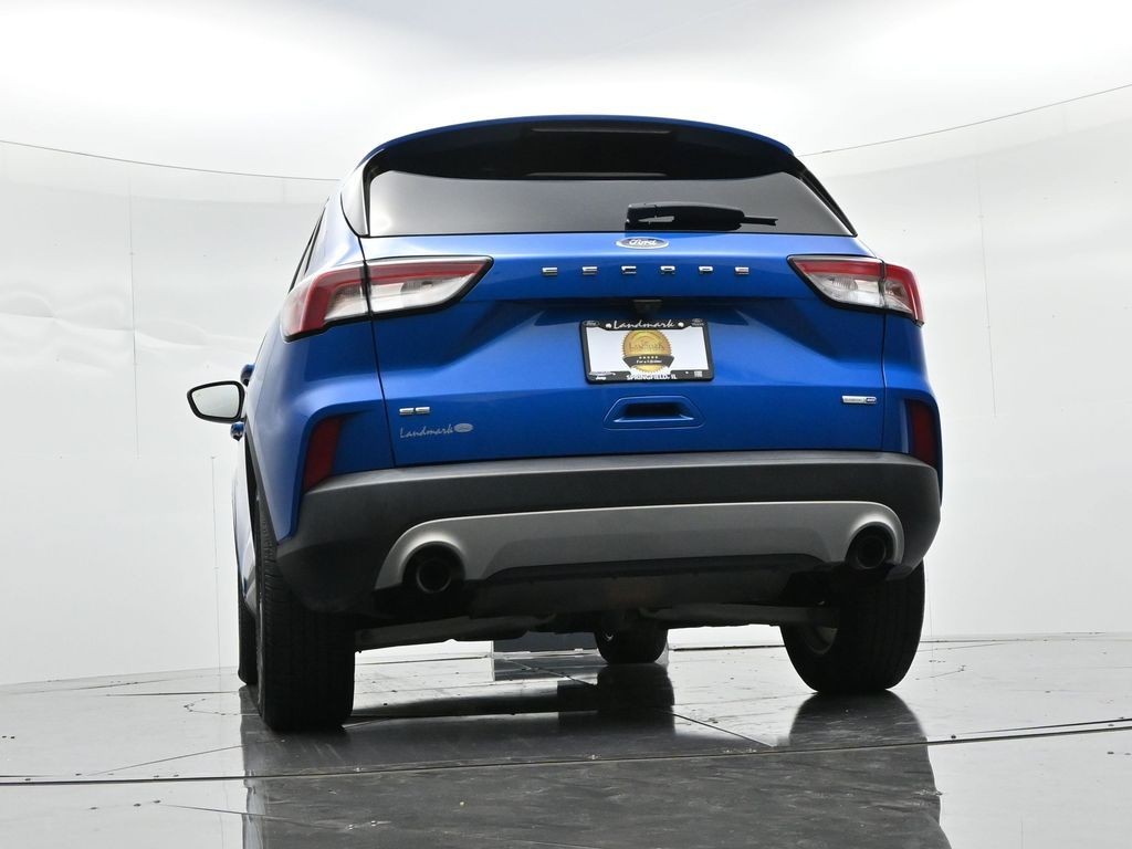 Ford Escape Vehicle Full-screen Gallery Image 20
