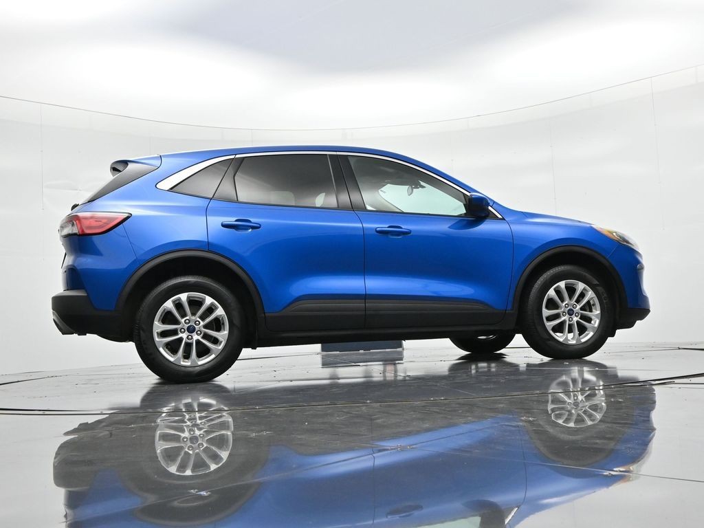 Ford Escape Vehicle Full-screen Gallery Image 22