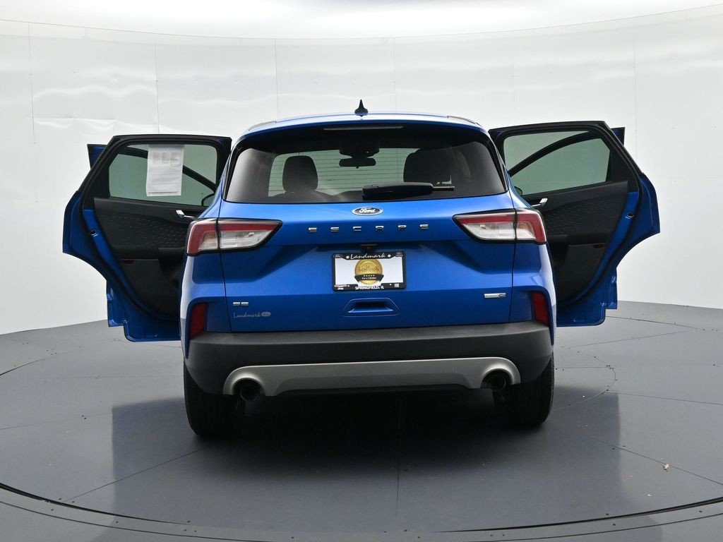 Ford Escape Vehicle Full-screen Gallery Image 26
