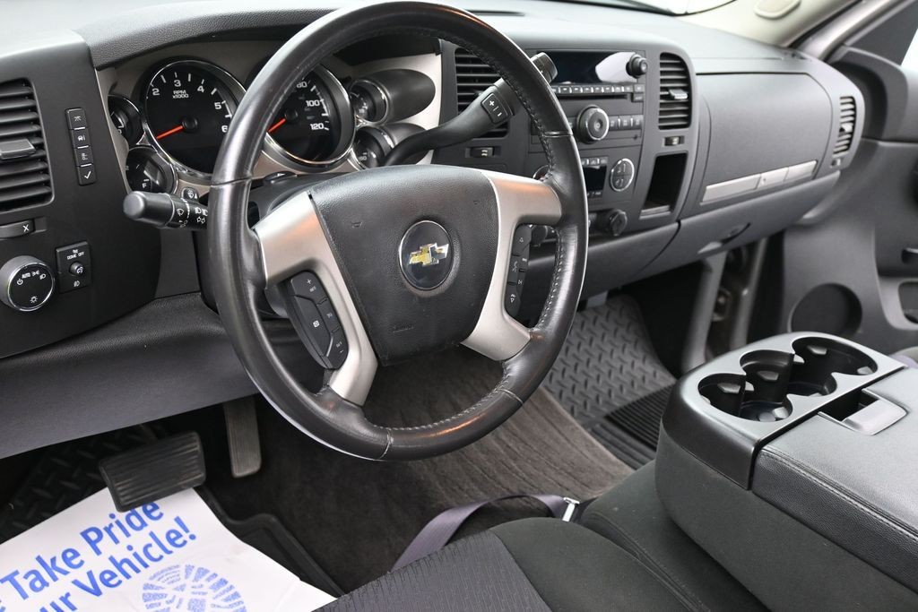 Chevrolet Silverado 1500 Vehicle Full-screen Gallery Image 13