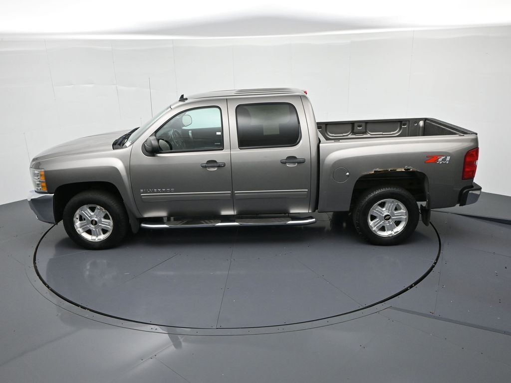 Chevrolet Silverado 1500 Vehicle Full-screen Gallery Image 17