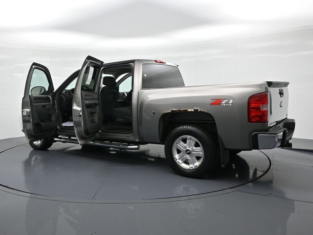 Chevrolet Silverado 1500 Vehicle Full-screen Gallery Image 23
