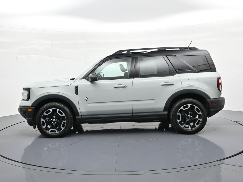 Ford Bronco Sport Vehicle Full-screen Gallery Image 9