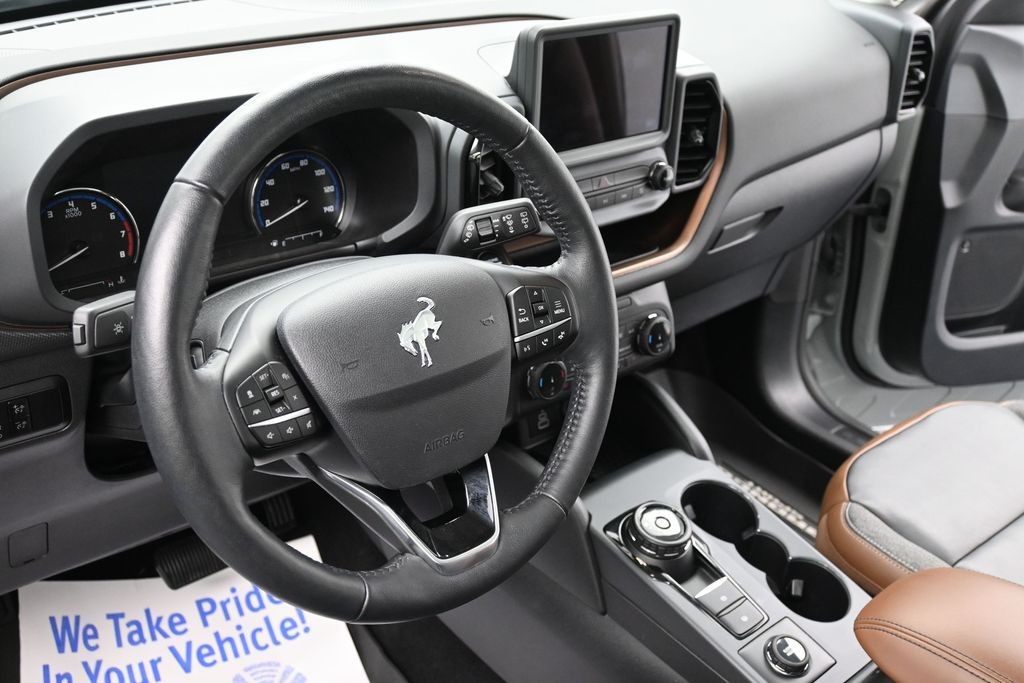 Ford Bronco Sport Vehicle Full-screen Gallery Image 16