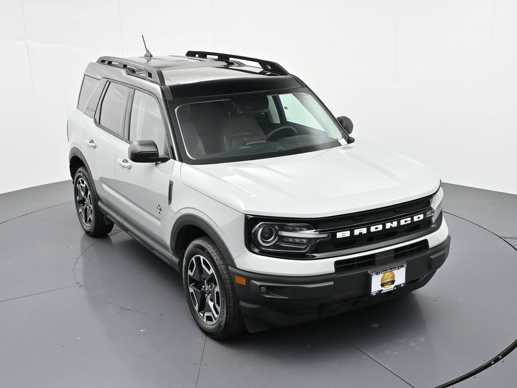 Ford Bronco Sport Vehicle Full-screen Gallery Image 17