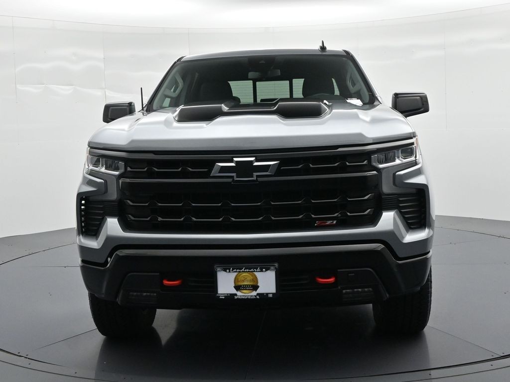Chevrolet Silverado 1500 Vehicle Full-screen Gallery Image 3