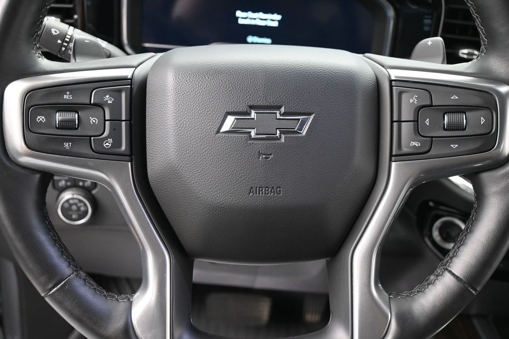 Chevrolet Silverado 1500 Vehicle Full-screen Gallery Image 14