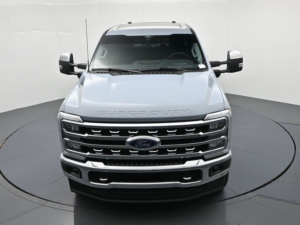 Ford Super Duty F-250 SRW Vehicle Full-screen Gallery Image 20