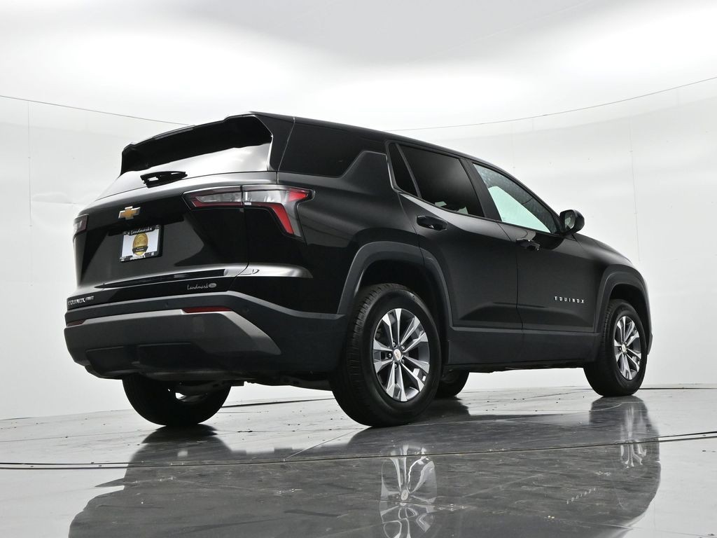 Chevrolet Equinox Vehicle Full-screen Gallery Image 22