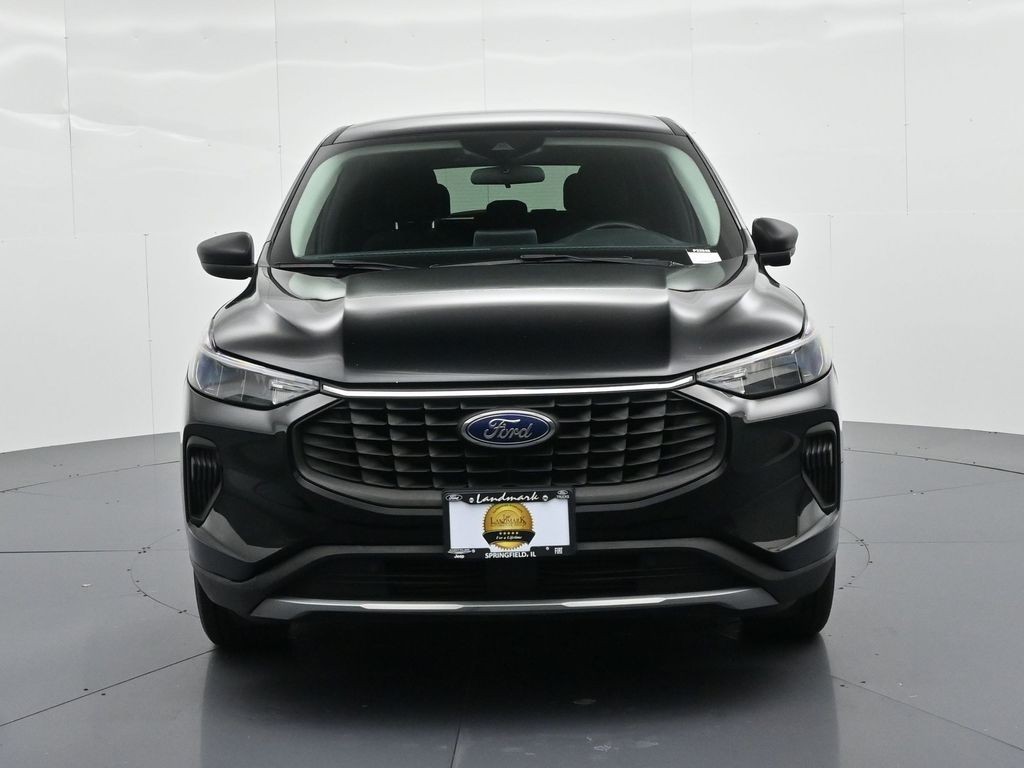 Ford Escape Vehicle Full-screen Gallery Image 3