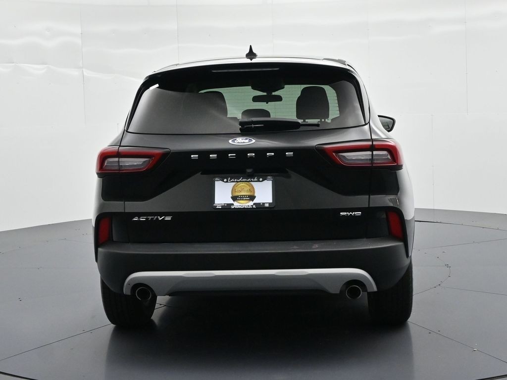 Ford Escape Vehicle Full-screen Gallery Image 7