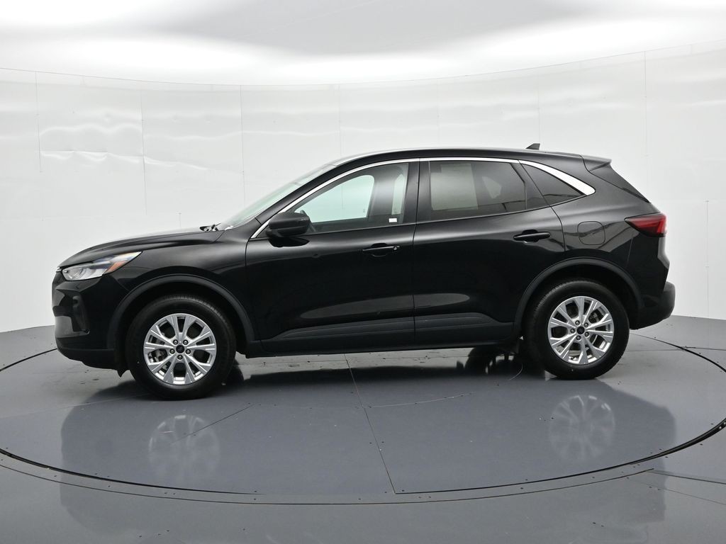 Ford Escape Vehicle Full-screen Gallery Image 9
