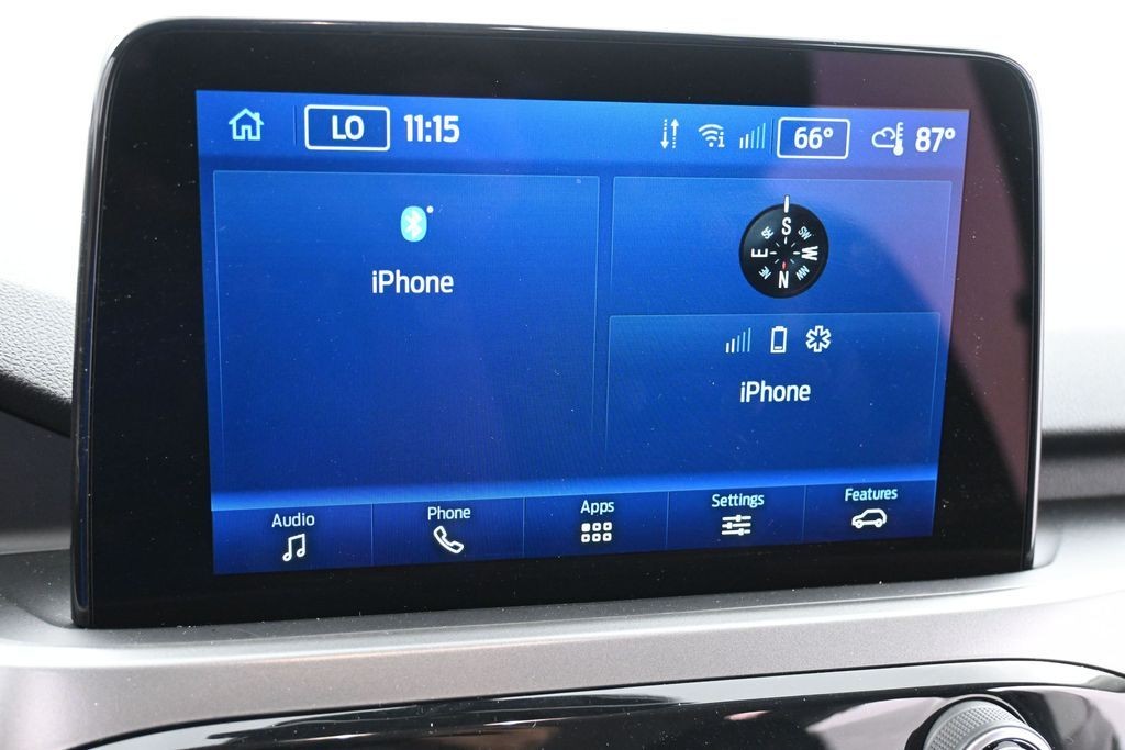 Ford Escape Vehicle Full-screen Gallery Image 10