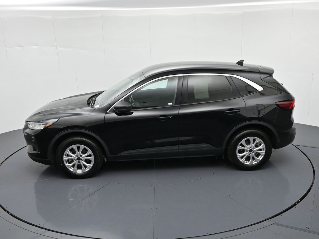 Ford Escape Vehicle Full-screen Gallery Image 18