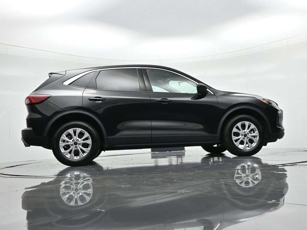 Ford Escape Vehicle Full-screen Gallery Image 22