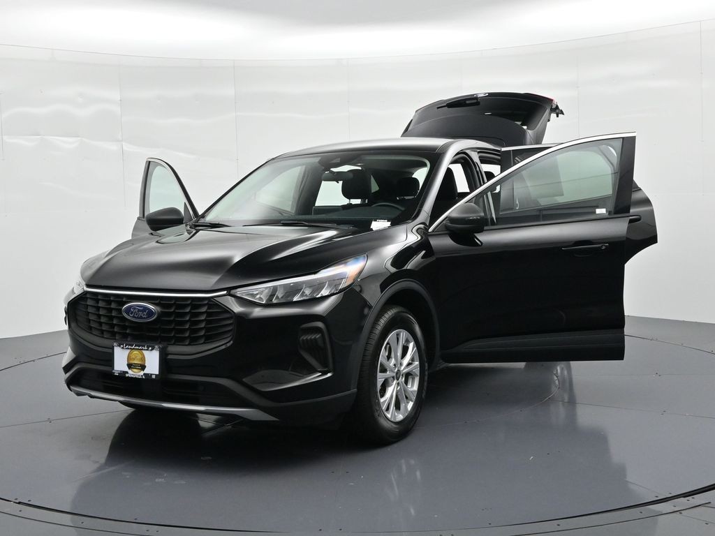 Ford Escape Vehicle Full-screen Gallery Image 25