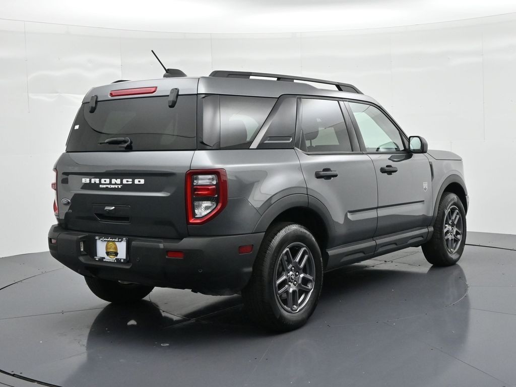 Ford Bronco Sport Vehicle Full-screen Gallery Image 06