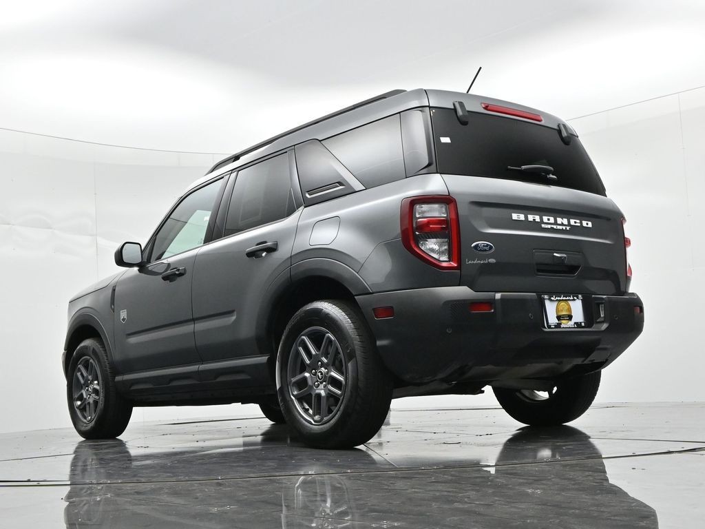 Ford Bronco Sport Vehicle Full-screen Gallery Image 19