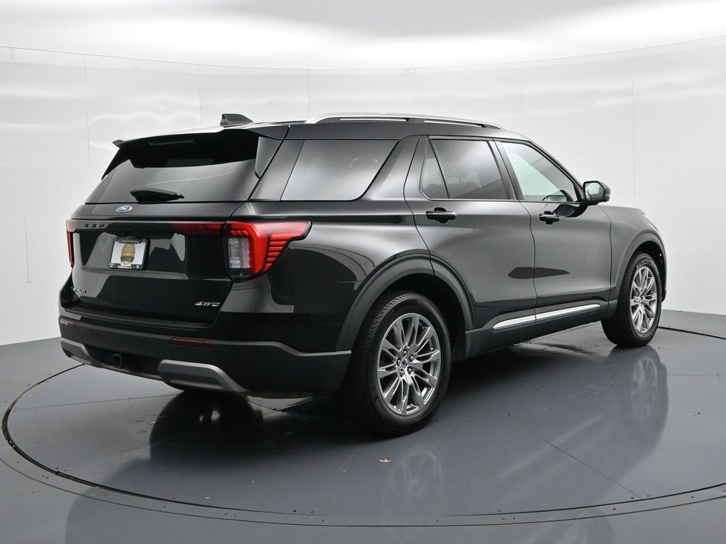 Ford Explorer Vehicle Full-screen Gallery Image 6