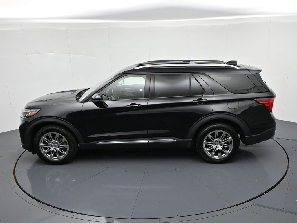 Ford Explorer Vehicle Full-screen Gallery Image 21