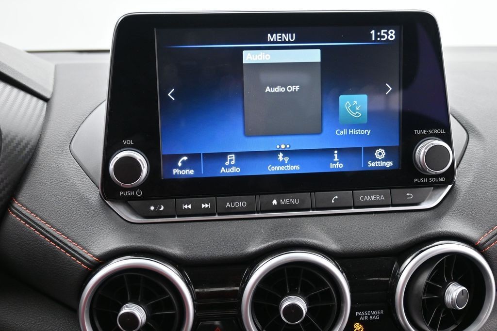 Nissan Sentra Vehicle Full-screen Gallery Image 10