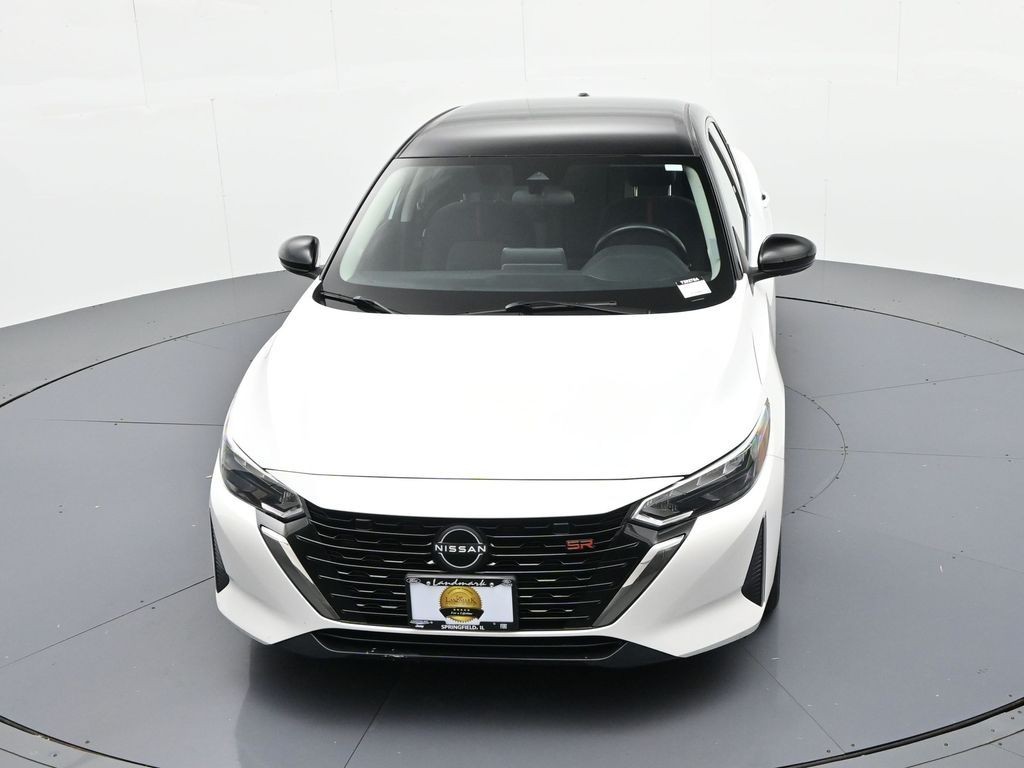 Nissan Sentra Vehicle Full-screen Gallery Image 16