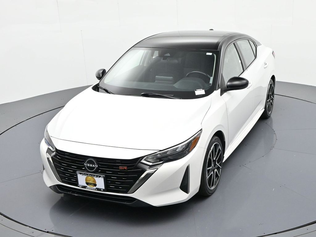 Nissan Sentra Vehicle Full-screen Gallery Image 17