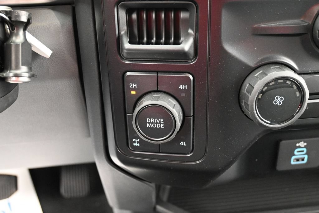 Ford F-250SD Vehicle Full-screen Gallery Image 13