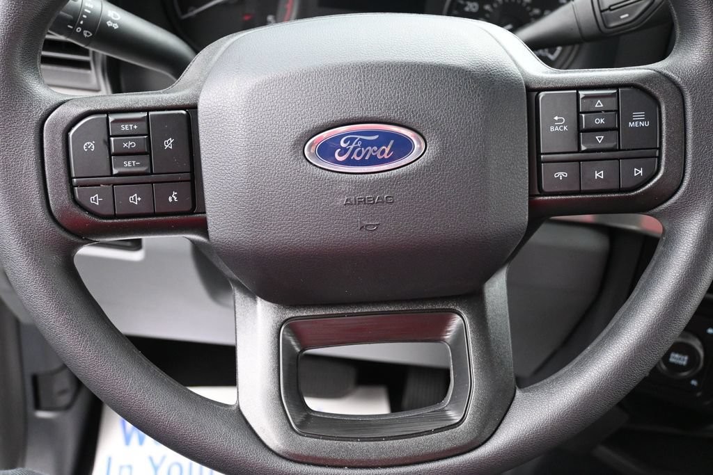 Ford F-250SD Vehicle Full-screen Gallery Image 14