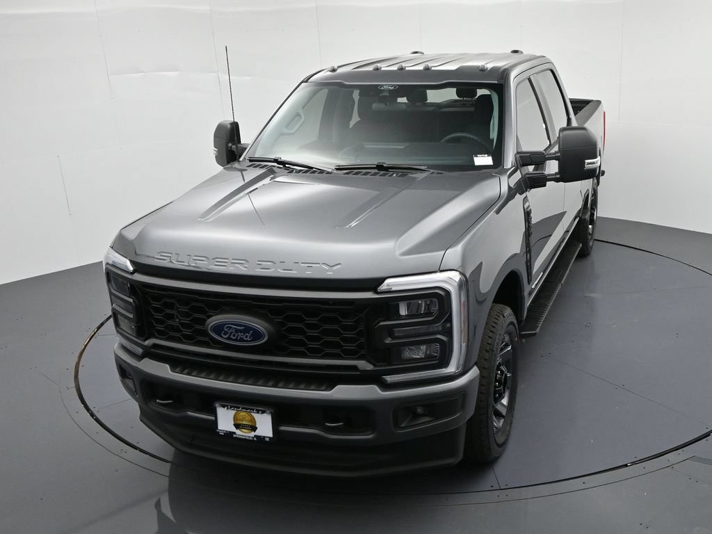 Ford F-250SD Vehicle Full-screen Gallery Image 18
