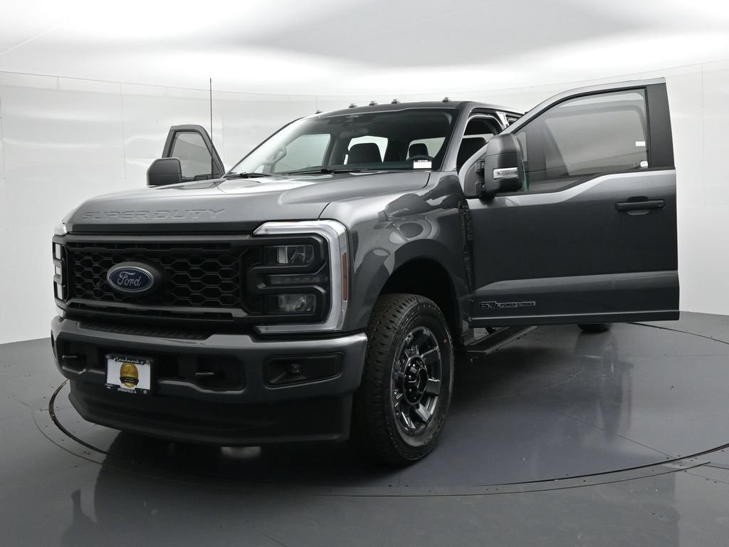 Ford F-250SD Vehicle Full-screen Gallery Image 26