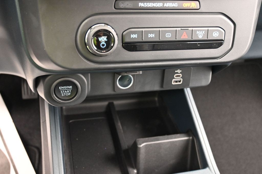 Ford Maverick Vehicle Full-screen Gallery Image 11