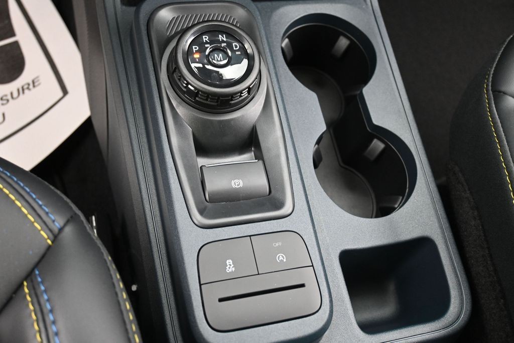 Ford Maverick Vehicle Full-screen Gallery Image 12