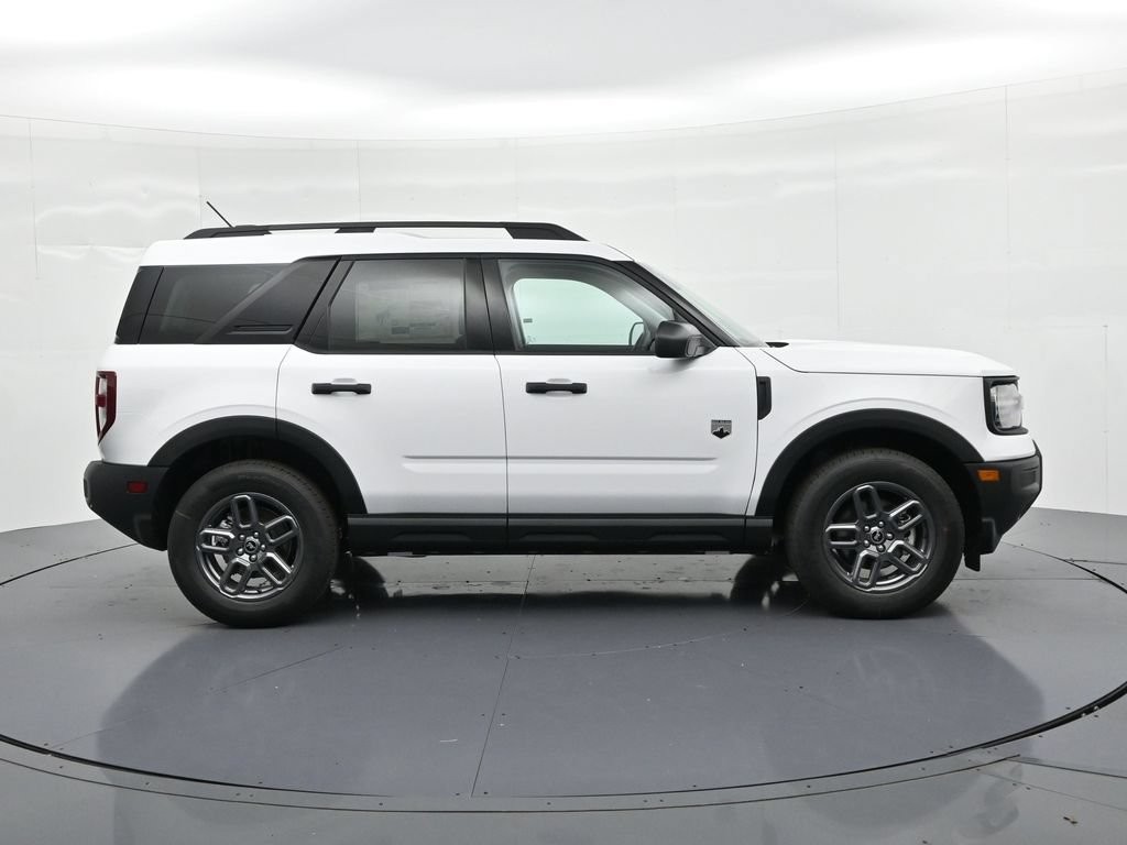 Ford Bronco Sport Vehicle Full-screen Gallery Image 5