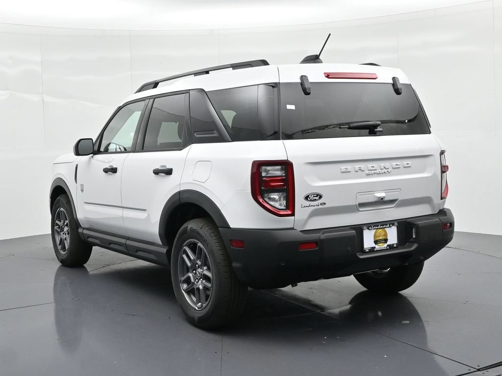 Ford Bronco Sport Vehicle Full-screen Gallery Image 8