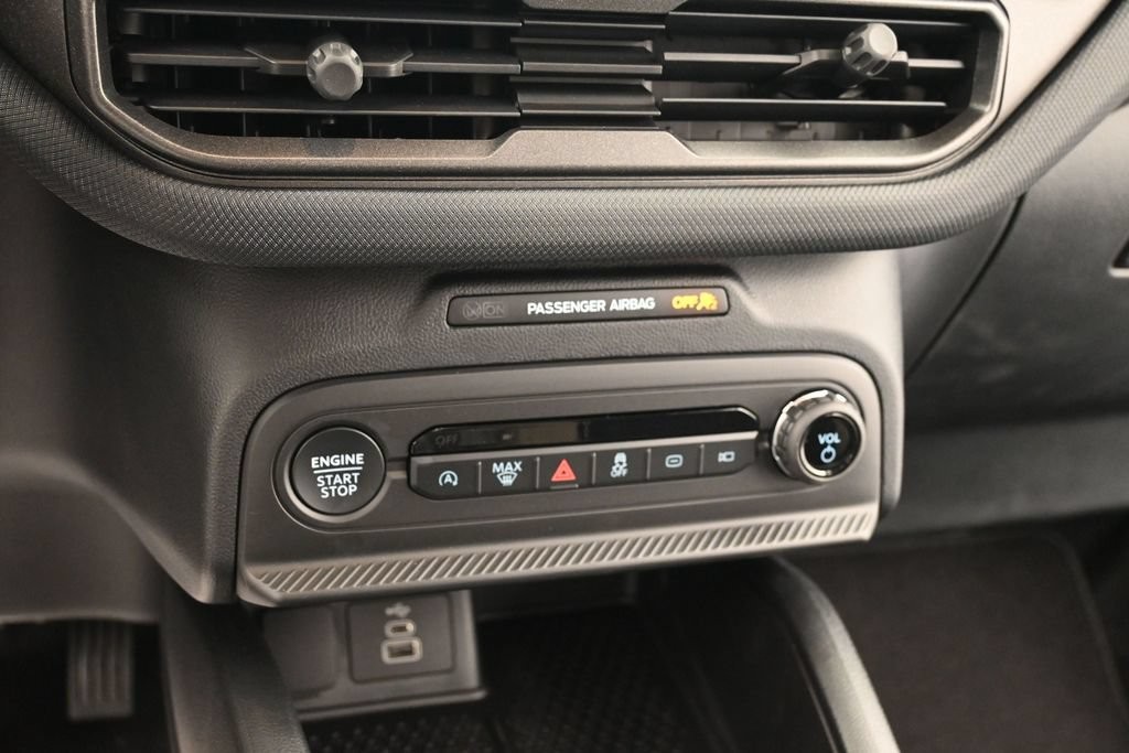 Ford Bronco Sport Vehicle Full-screen Gallery Image 11
