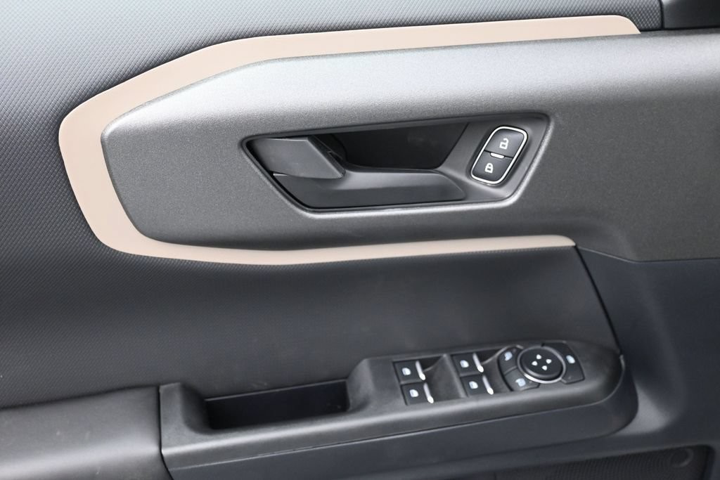 Ford Bronco Sport Vehicle Full-screen Gallery Image 15