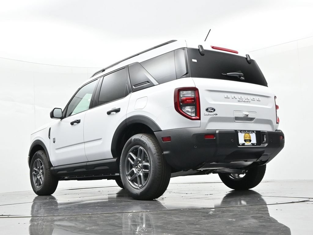 Ford Bronco Sport Vehicle Full-screen Gallery Image 21