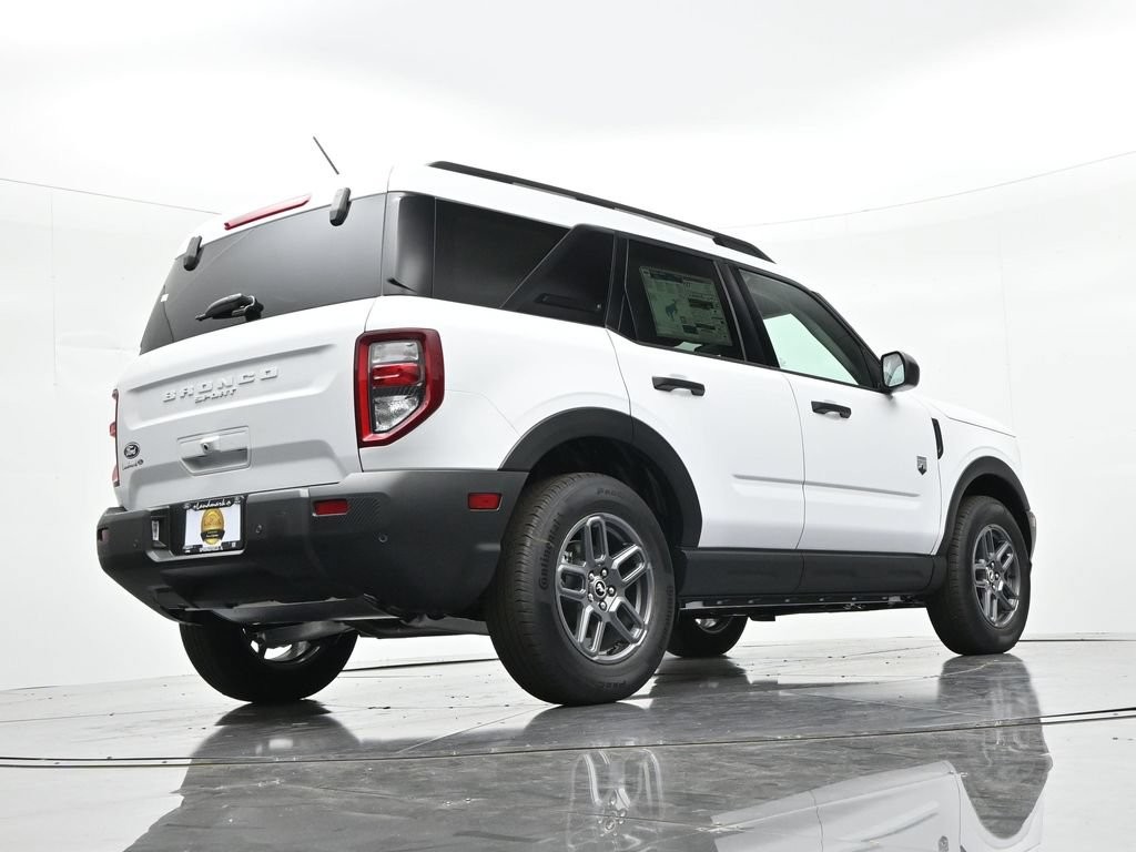 Ford Bronco Sport Vehicle Full-screen Gallery Image 23