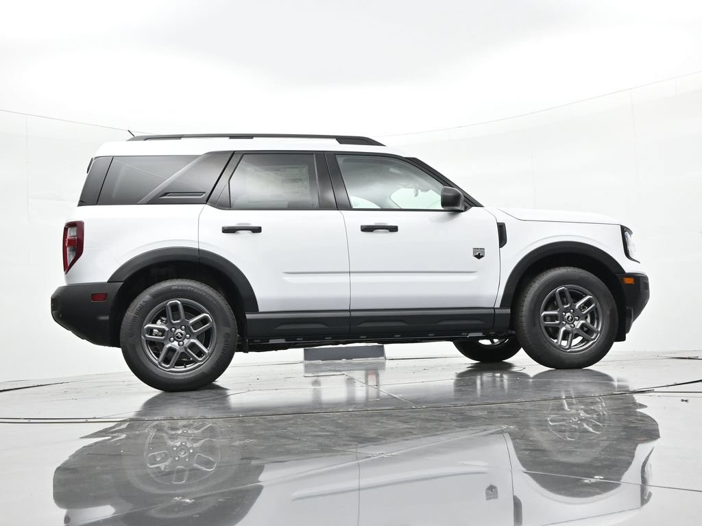 Ford Bronco Sport Vehicle Full-screen Gallery Image 24
