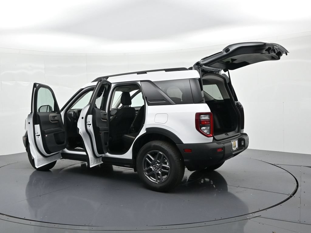 Ford Bronco Sport Vehicle Full-screen Gallery Image 26