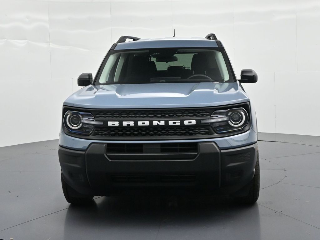 Ford Bronco Sport Vehicle Full-screen Gallery Image 3