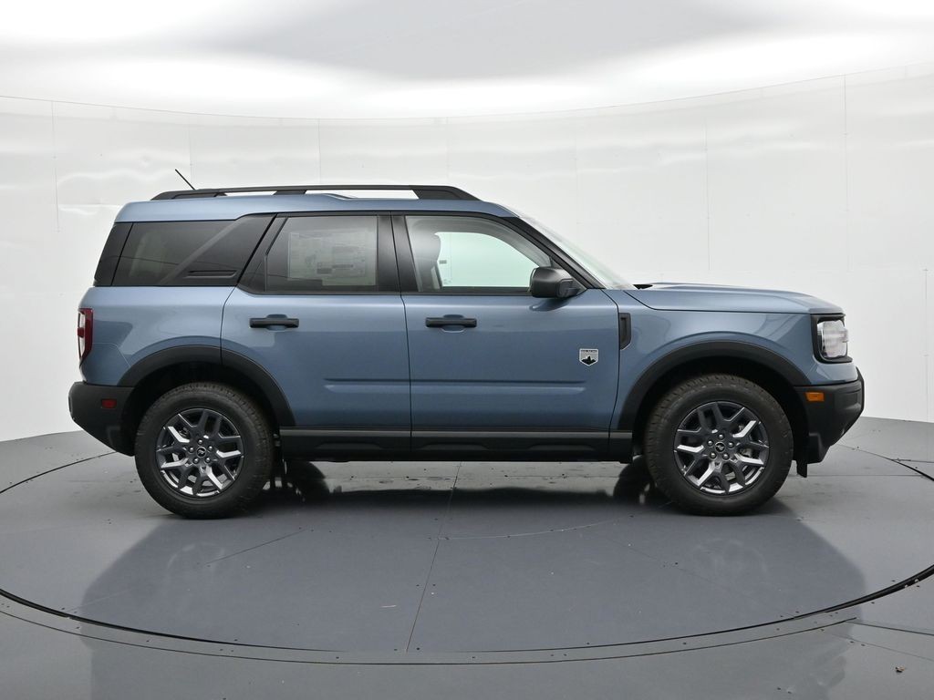 Ford Bronco Sport Vehicle Full-screen Gallery Image 5