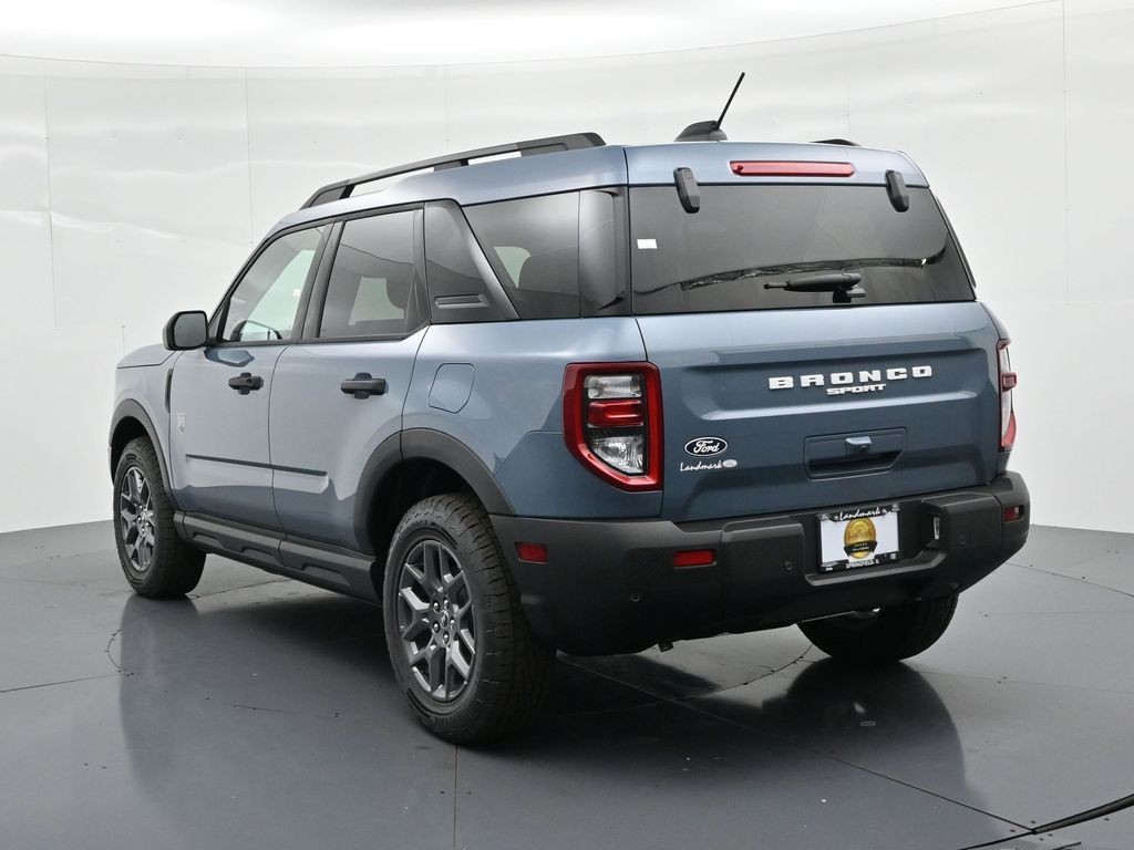 Ford Bronco Sport Vehicle Full-screen Gallery Image 8
