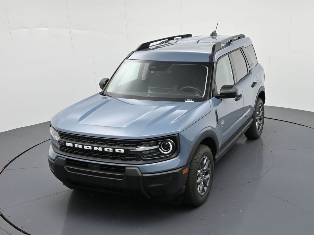 Ford Bronco Sport Vehicle Full-screen Gallery Image 17