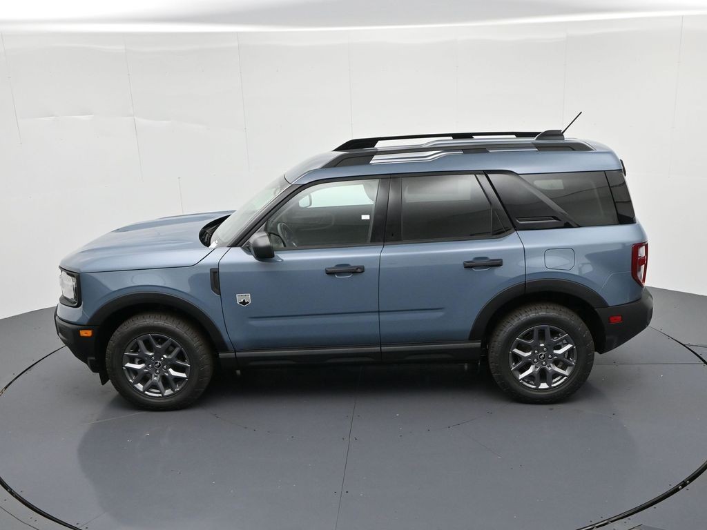 Ford Bronco Sport Vehicle Full-screen Gallery Image 18