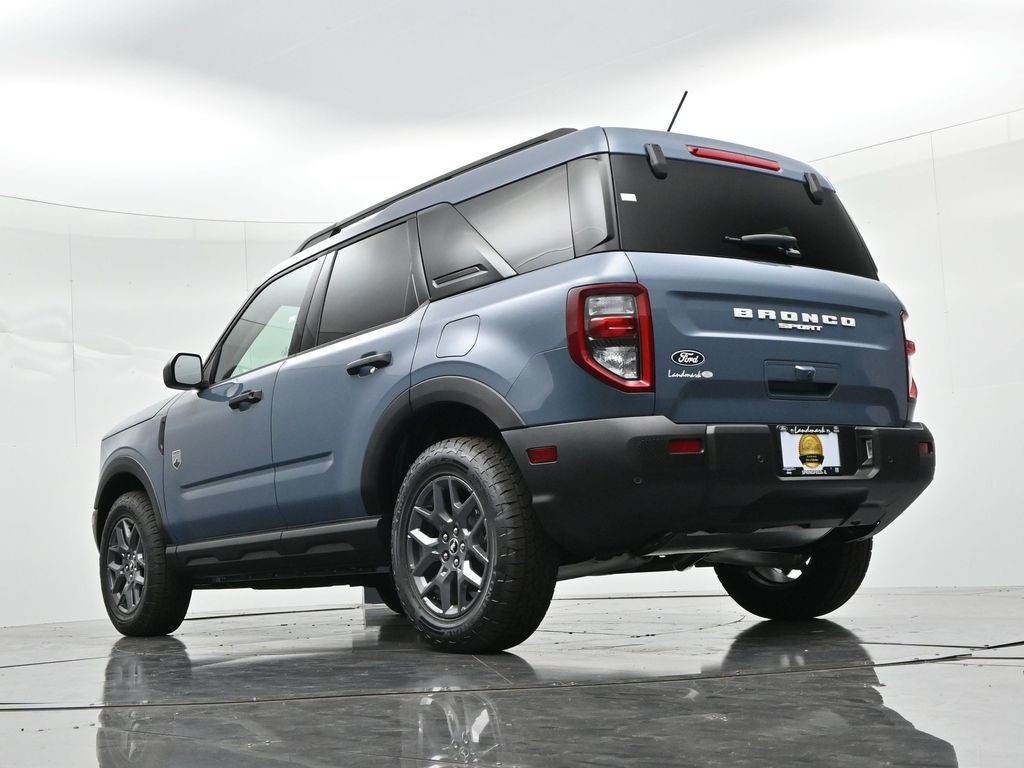 Ford Bronco Sport Vehicle Full-screen Gallery Image 19