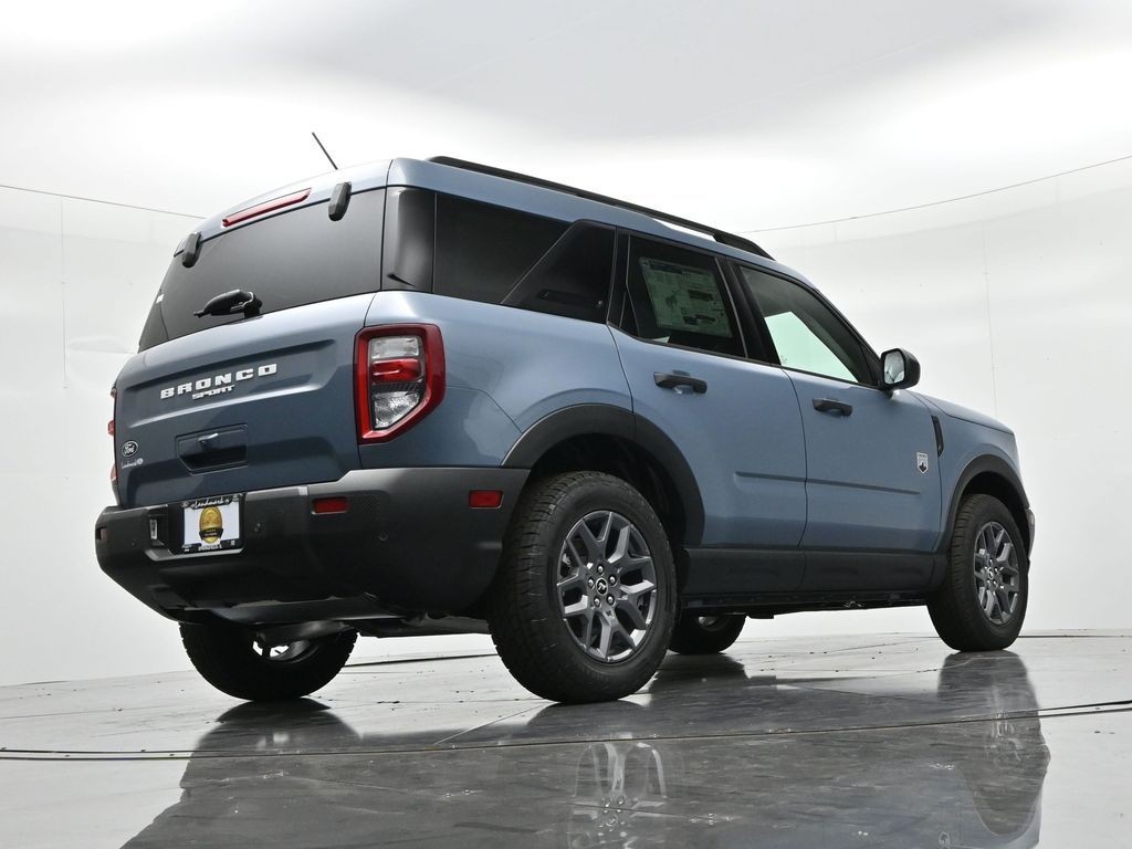 Ford Bronco Sport Vehicle Full-screen Gallery Image 21
