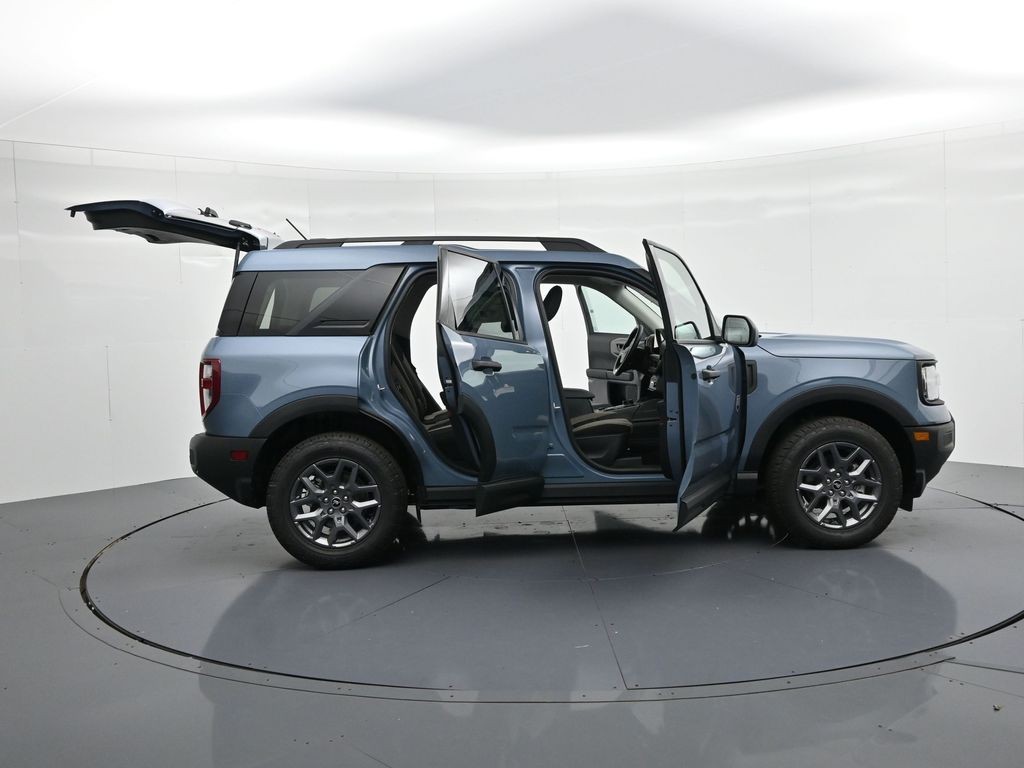 Ford Bronco Sport Vehicle Full-screen Gallery Image 23